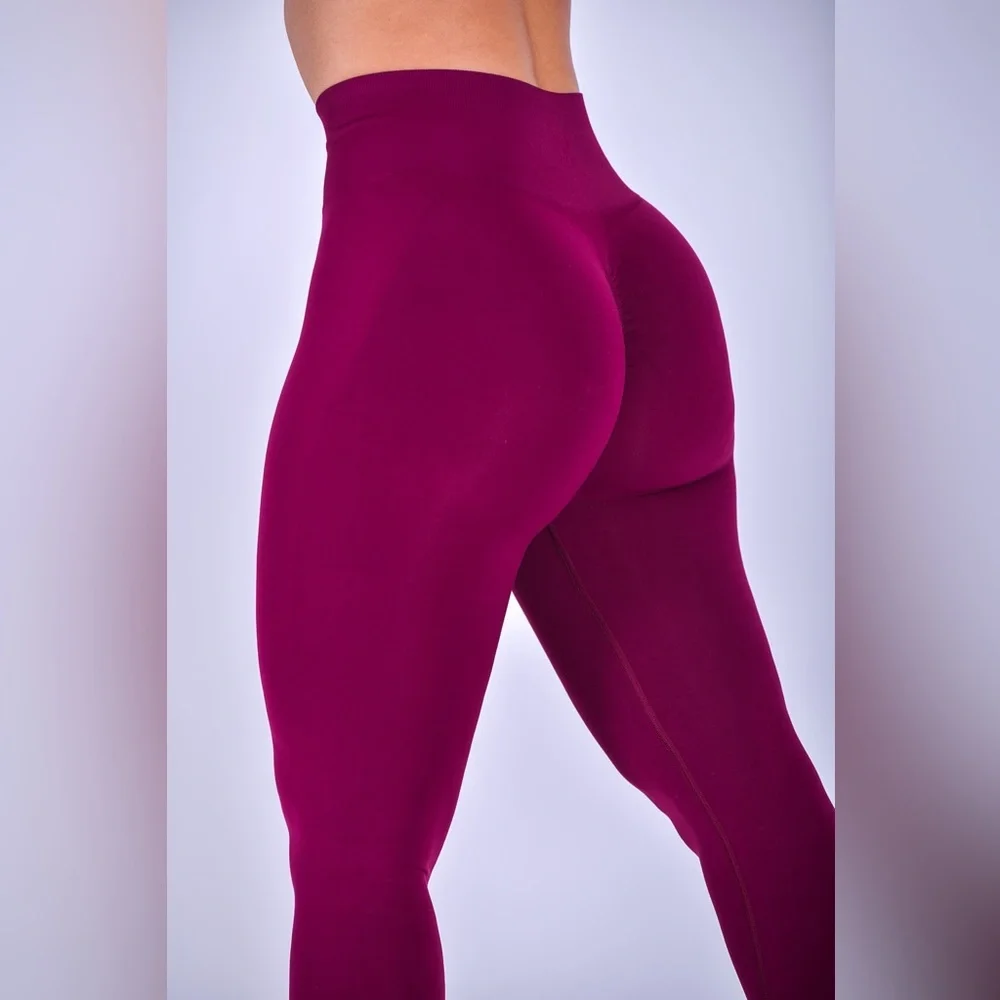CLS Sportswear Custom High Waist Scrunch Butt
Leggings BRAND NEW NEVER WORN XL - Picture 3 of 3